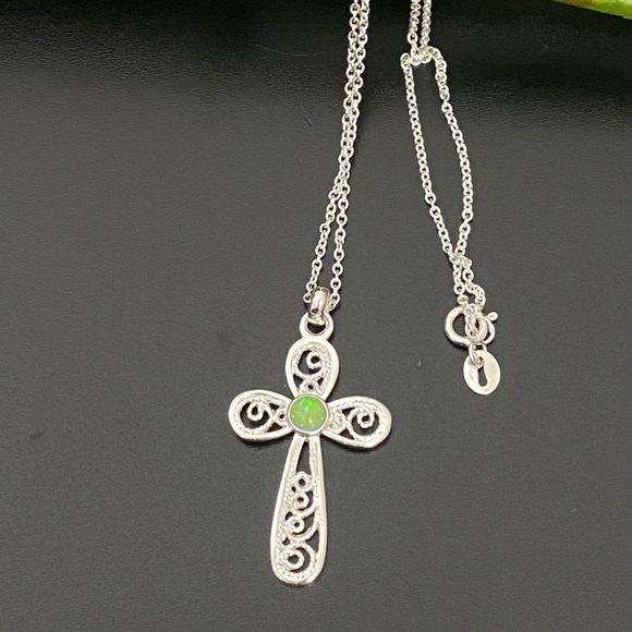 Sterling Silver 925 Signed Green Opal Cross Pendant 18” Necklace 3g. - Picture 7 of 16